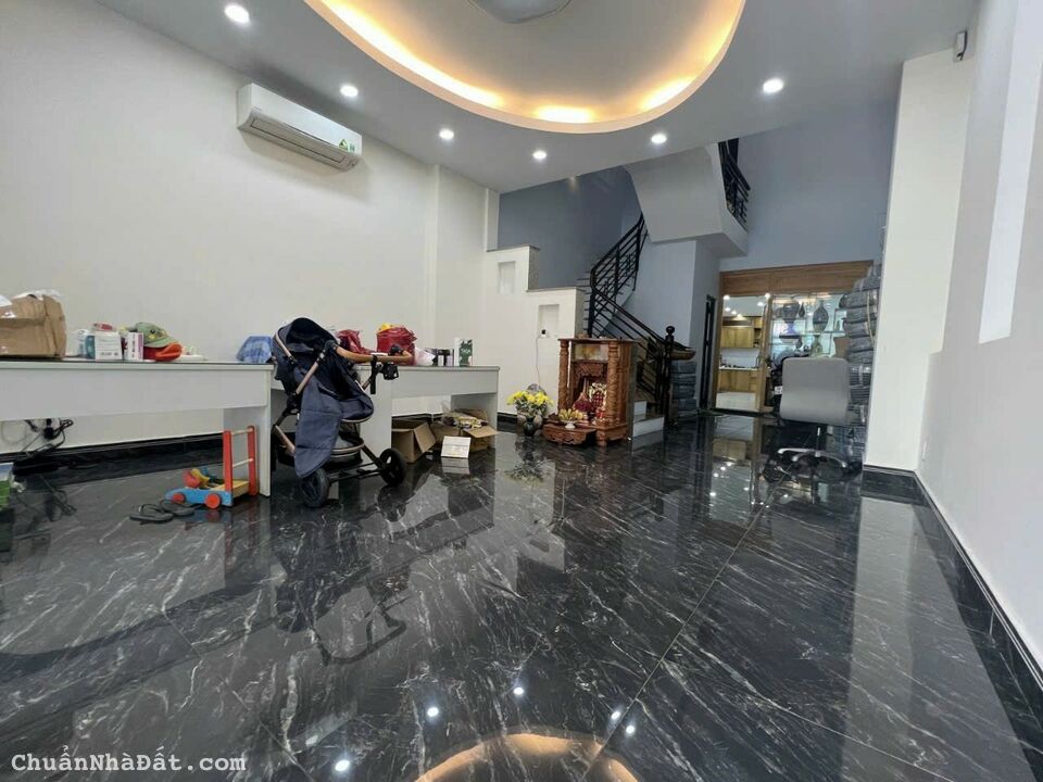 Siêu phẩm Bùi Văn Ba, Quận 7, DT 95m2 xây 2 lầu, ngay công viên Nam Long