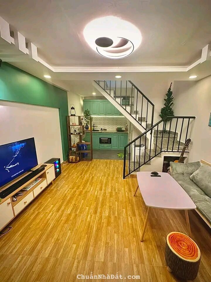 Về quê ăn Tết! Nhà 66m2 Hồ Bá Kiện, Quận 10. Kế Công viên Lê Thị Riêng