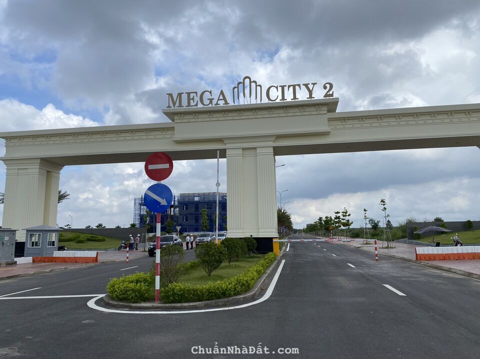 Cần bán lô đất 100 m2, giá 930tr, mặt tiền 25C TT hành chính Nhơn Trạch (MT đường 25C) giá cũ 1,4tỷ