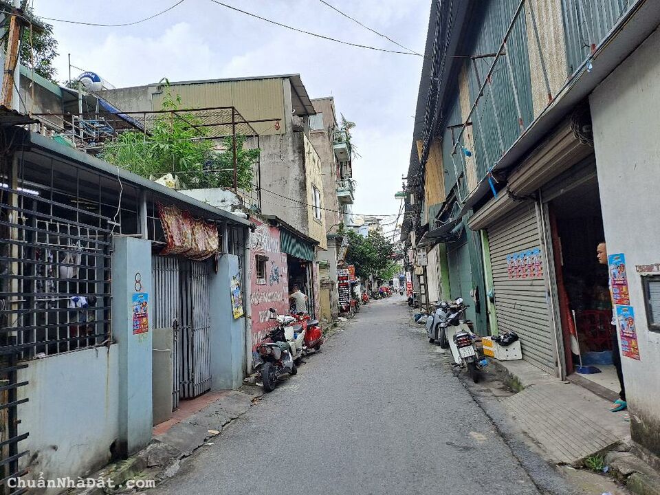 Bán nhà Ô Cách, Long Biên, 4 tầng, 98m2, Ngõ Thông, ô tô tránh, kinh doanh tốt.