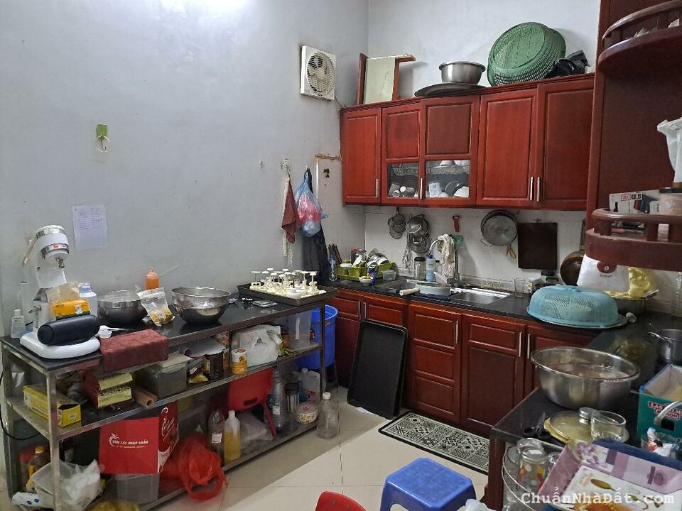 Bán nhà Ô Cách, Long Biên, 4 tầng, 98m2, Ngõ Thông, ô tô tránh, kinh doanh tốt.