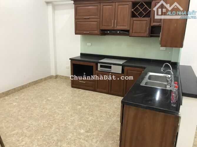 Bán nhà 5 tầng, 35m2, Đức Giang, Long Biên, Ngõ Ô TÔ THÔNG, giá nhỉnh 4 tỷ