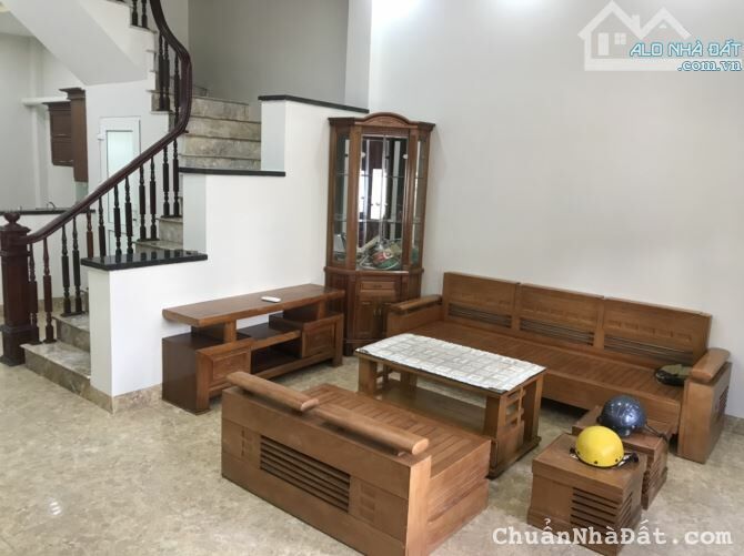 Bán nhà 5 tầng, 35m2, Đức Giang, Long Biên, Ngõ Ô TÔ THÔNG, giá nhỉnh 4 tỷ