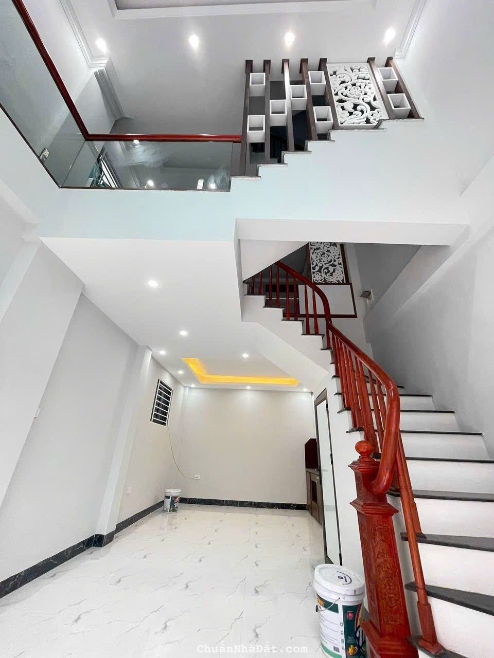 Bán nhà Vân Canh, Hoài Đức 40m²*5 Tầng. Nhà mặt đường 4m, Mặt tiền 5m Ôto để trong nhà