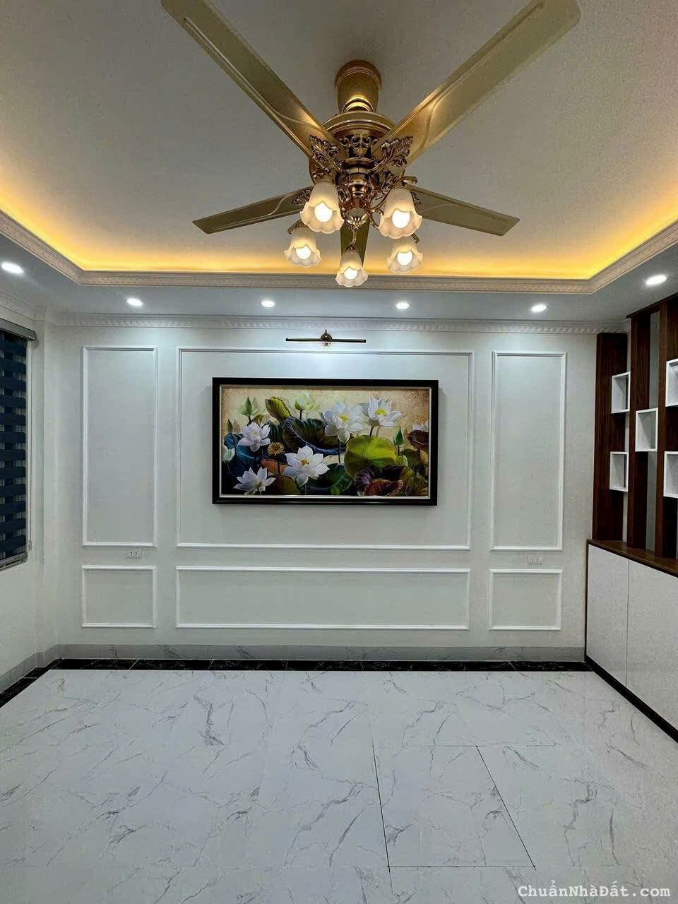 Ảo thật đấy! Phố VIP Thái Thịnh, ngõ bagac tránh, sát phố, sân thoáng, nhà đẹp, KD 40m2*4T 