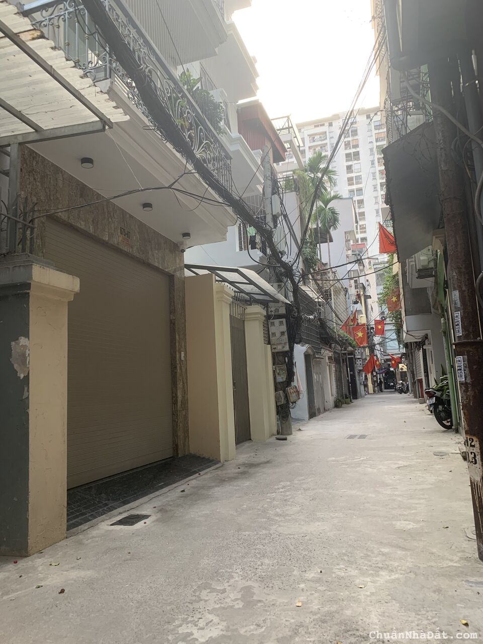 TIN ĐƯỢC KHÔNG? Nhà riêng Trương Định, 100m, MT 8m, ô tô, giá chào 7.5 tỷ LH0865081886