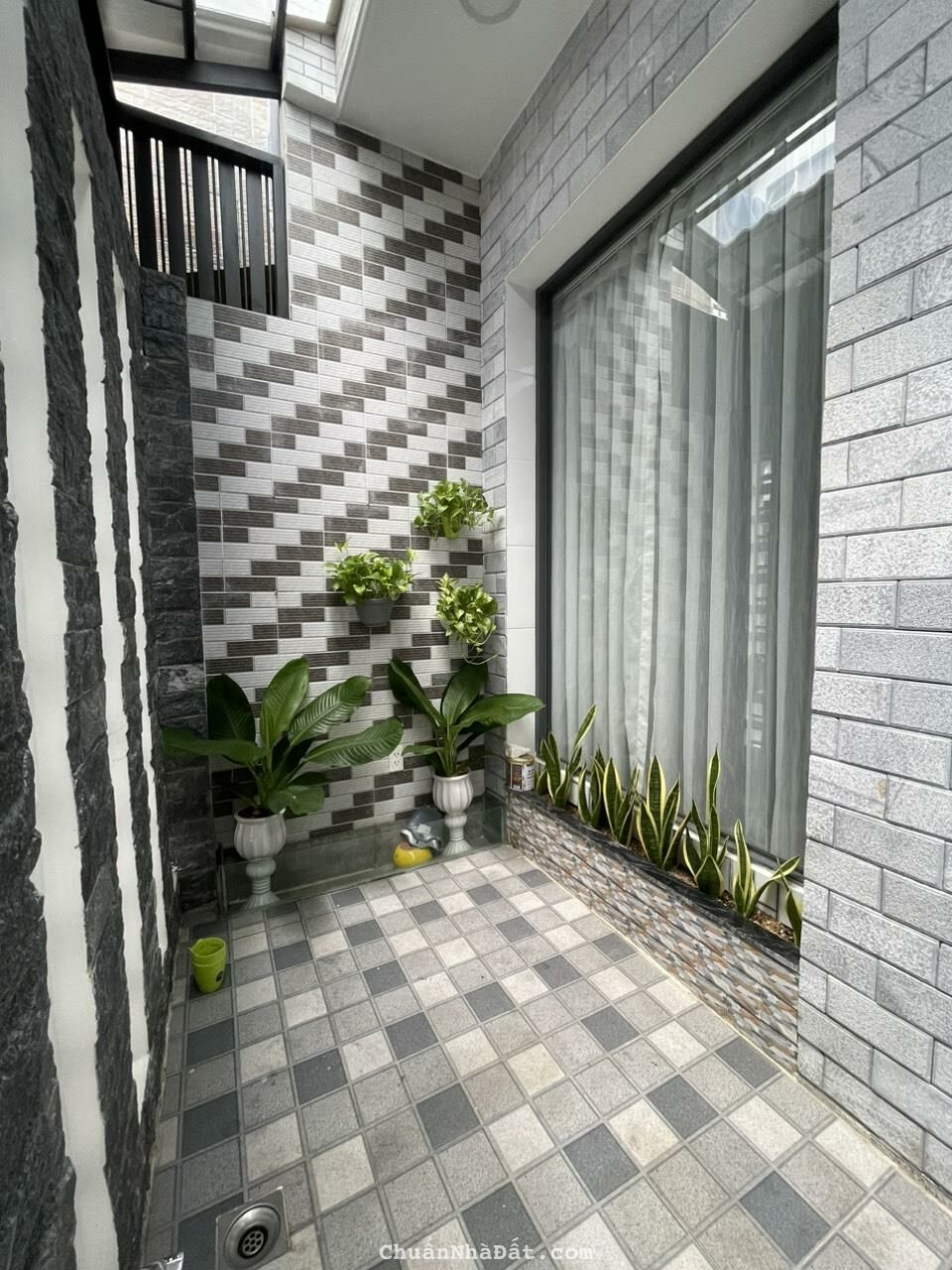 **Bán nhà phường 4 Tân Bình**, Hiệp Nhất, trục CMT8; 6*7; thuê 5%/năm