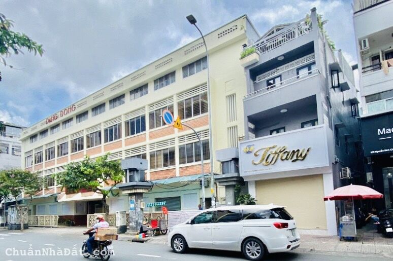 Cho thuê nhà MT 574 Nguyễn Đình Chiểu, Quận 3 (4,5x15m - 3 tầng ST) Giá 40TR