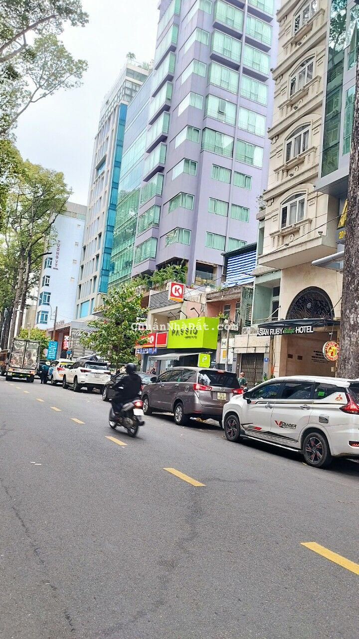 Bán gấp khách sạn mặt tiền Bùi Thị xuân, P.Bến Thành Quận 1 - 1 Hầm 12 Lầu full nội thất