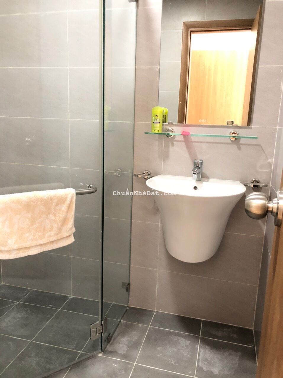 Cho thuê căn hộ Bcons Green View 2pn-2wc trống đầu tháng 6, LH 0906626148