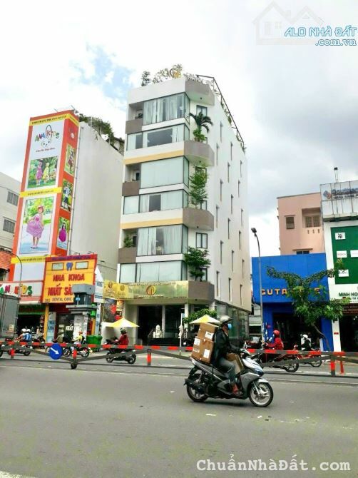 Bán Tòa nhà VP 3 mặt tiền Cộng Hòa, Tân Bình, DT 8,6x25m,  Hầm 8 Tầng, 8x Tỷ