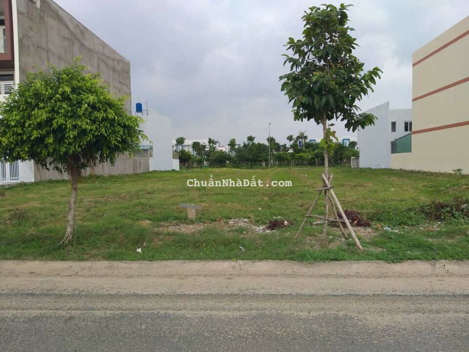 Em còn vài lô mặt tiền kinh doanh, tiện ích đầy đủ dân cư đông đúc, 100m2, full thổ cư Em còn vài lô mặt tiền kinh doanh, tiện ích đầy đủ dân cư đông đúc, 100m2, full thổ cư