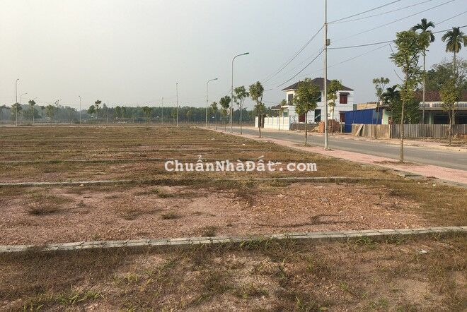 Em còn vài lô mặt tiền kinh doanh, tiện ích đầy đủ dân cư đông đúc, 100m2, full thổ cư Em còn vài lô mặt tiền kinh doanh, tiện ích đầy đủ dân cư đông đúc, 100m2, full thổ cư