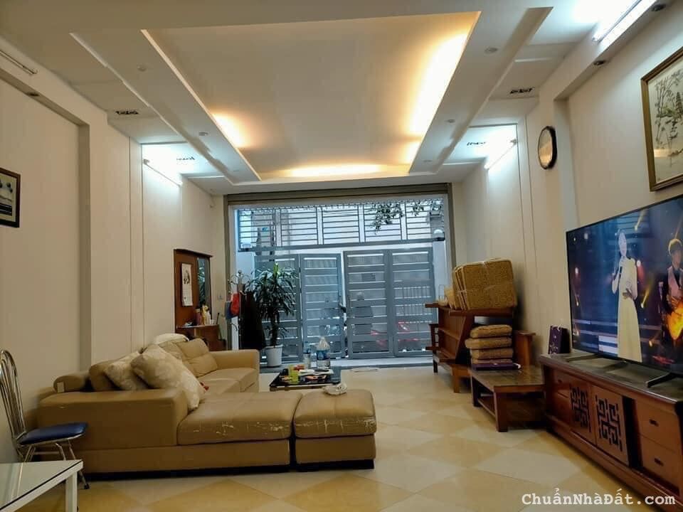 Bán nhà phố Trần Quang Diệu phân lô ô tô Vip quận ủy Đống Đa, 90m2, MT 8,5m