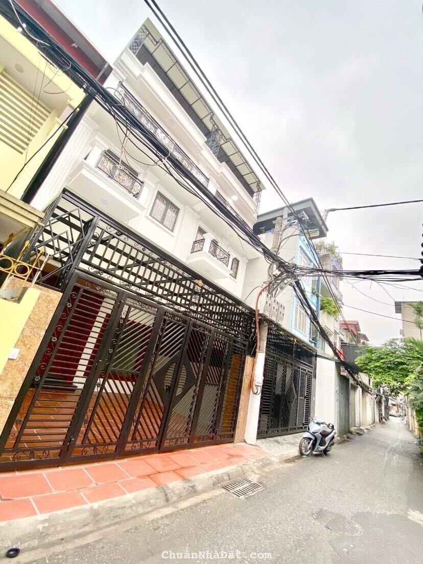 CẦN BÁN NHÀ GẤP  ĐỪƠNG CHU HUY MÂN LONG BIÊN HÀ NỘI SĐT ;0389668666