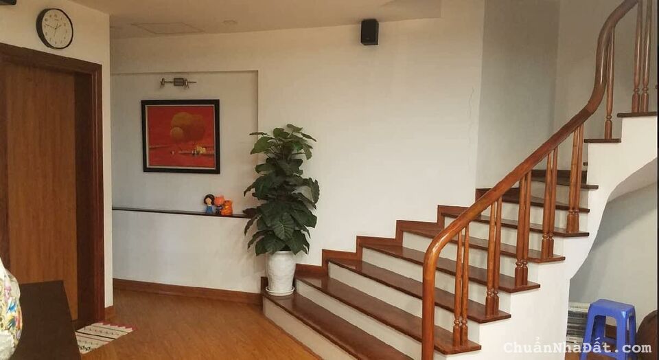  Bán gấp căn ở Nguyễn Xiển siêu đẹp , ngõ ô tô tránh vô tư , 49m2 , giá chỉ 5.1 tỷ 