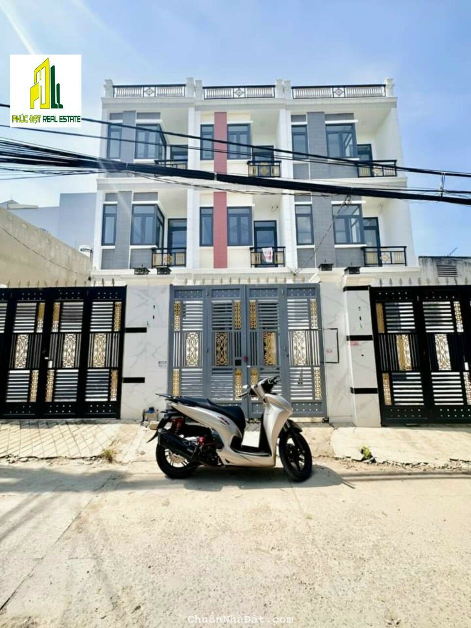 Nhà mặt tiền 2 lầu 1 trệt mới xây 2.8 tỷ/73m2, sân xe tải 