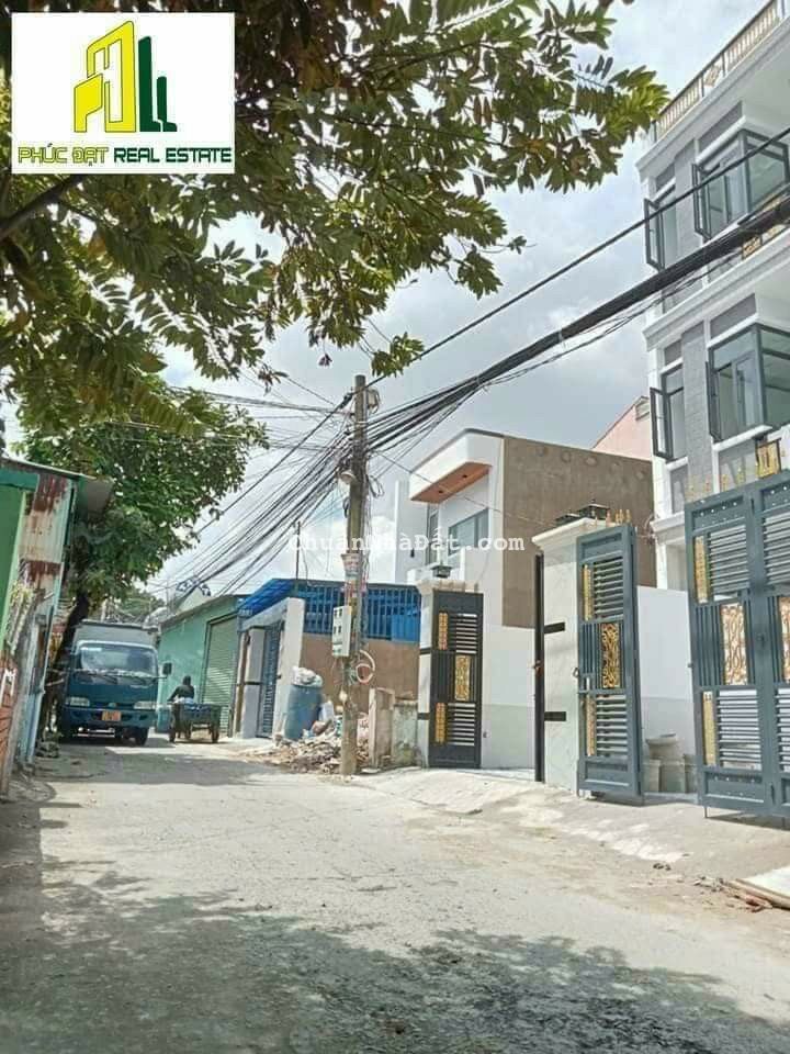 Nhà mặt tiền 2 lầu 1 trệt mới xây 2.8 tỷ/73m2, sân xe tải 