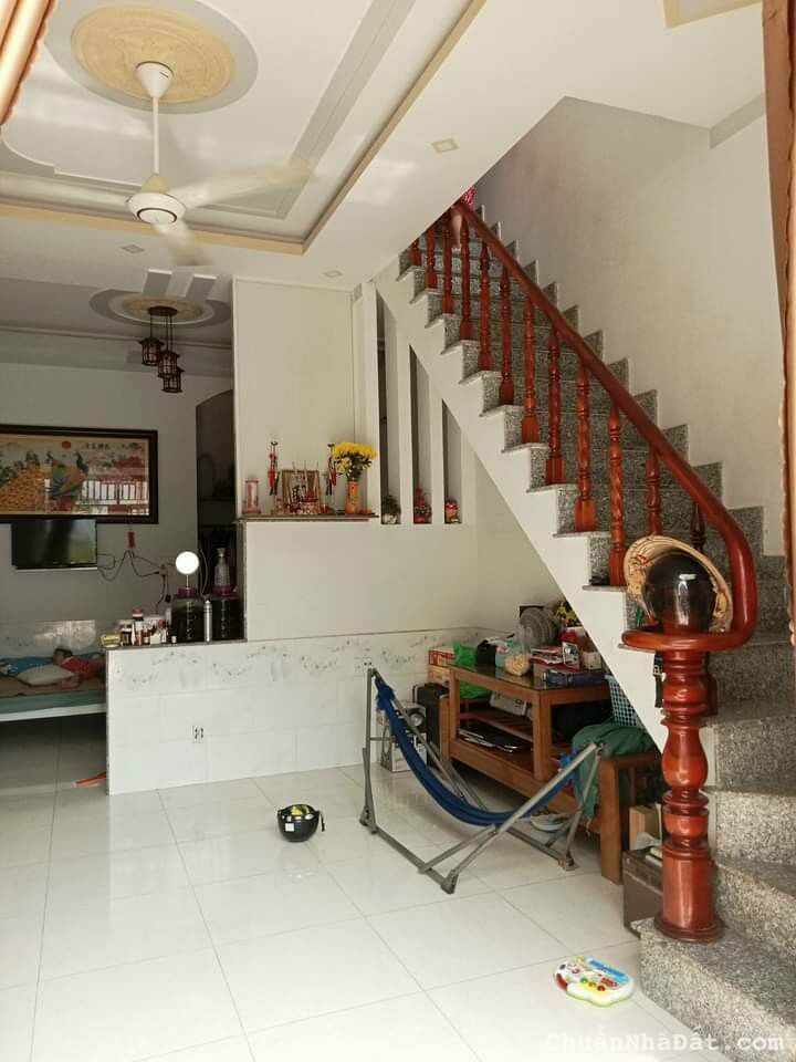 Nhà sổ riêng thổ cư 2 tỷ/1 lầu 1 trệt, đường nhựa 6m 