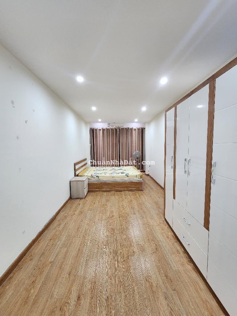 Bán gấp nhà Trịnh Công Sơn, gần Hồ Tây thông Lạc Long Quân 30m2, giá 5.9 tỷ Bán gấp nhà Trịnh Công Sơn, gần Hồ Tây thông Lạc Long Quân 30m2, giá 5.9 tỷ