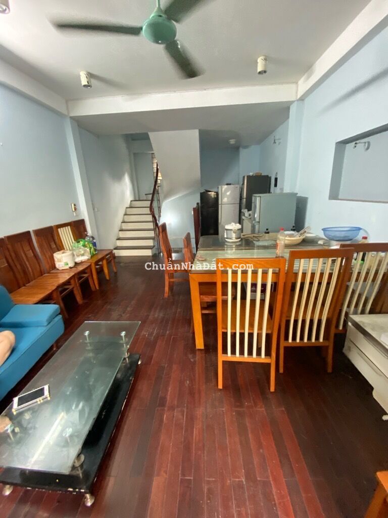 Bán gấp nhà Lạc Long Quân 34m2 gần Hồ Tây, 6 tầng giá 6 tỷ 800 triệu 