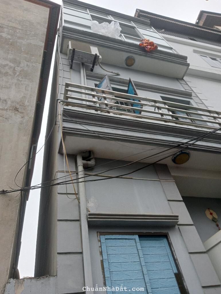 Bán nhà An Dương Vương 20m2 gần phố, 3 tầng giá 2 tỷ 500 triệu 