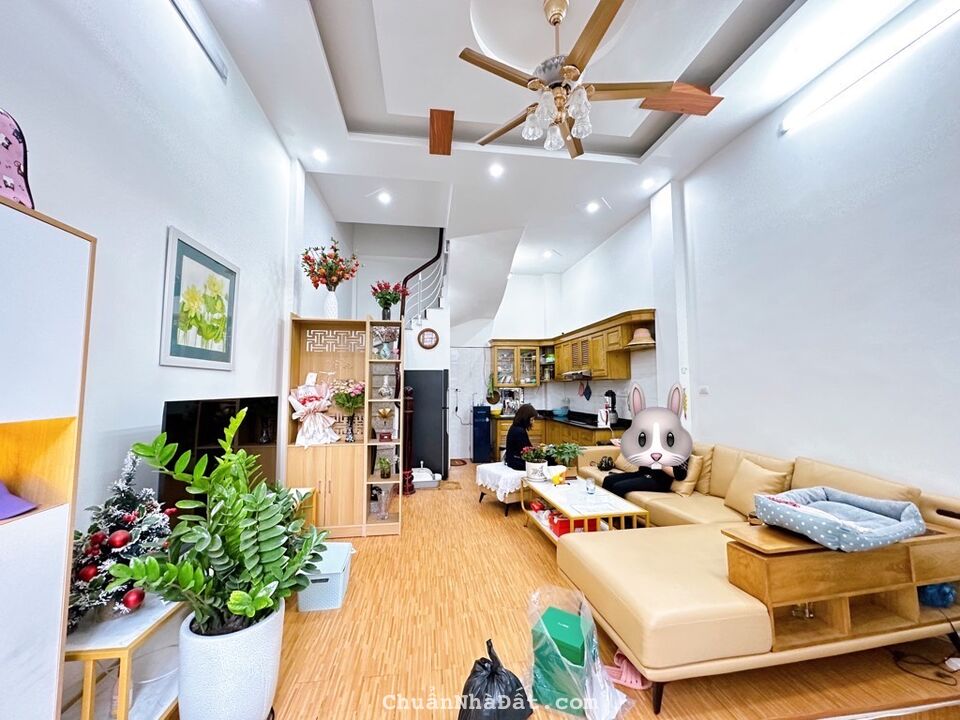 Bán gấp nhà Võ Chí Công, gần Lạc Long Quân 33m2, 5 tầng giá 5.8 tỷ 