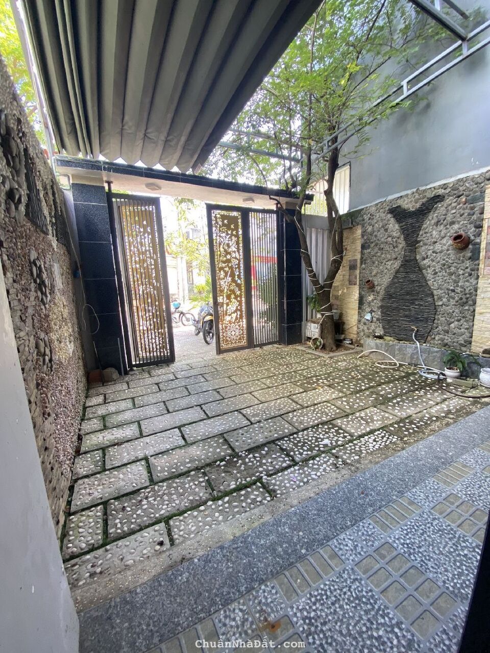 Nhà 3 tầng đường Bùi Thiện Ngộ, Hòa Xuân dt đất 100m2 giá chỉ nhỉnh 4 tỷ