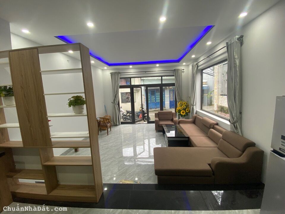 CHỈ NHỈNH 2 TỶ CÓ NGAY NHÀ 3 TẦNG,  2 MẶT KIỆT OTO TRÁNH / ĐẬU TRƯỚC NHÀ