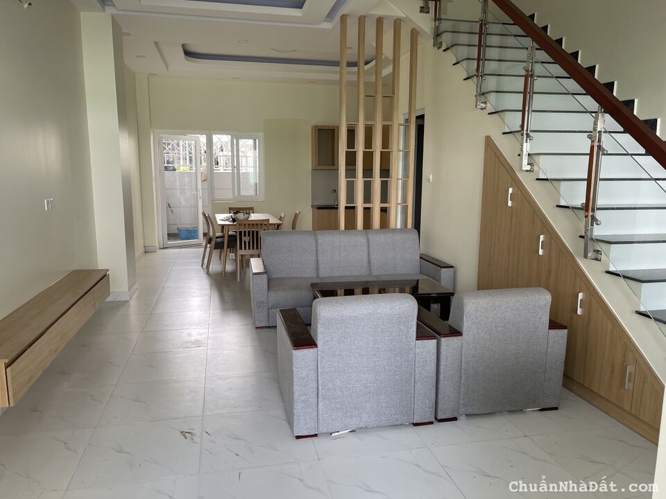 Nhà sẵn có thể nhận ở ngay, thích hợp ở, làm văn phòng công ty,... Nhà sẵn có thể nhận ở ngay, thích hợp ở, làm văn phòng công ty,...