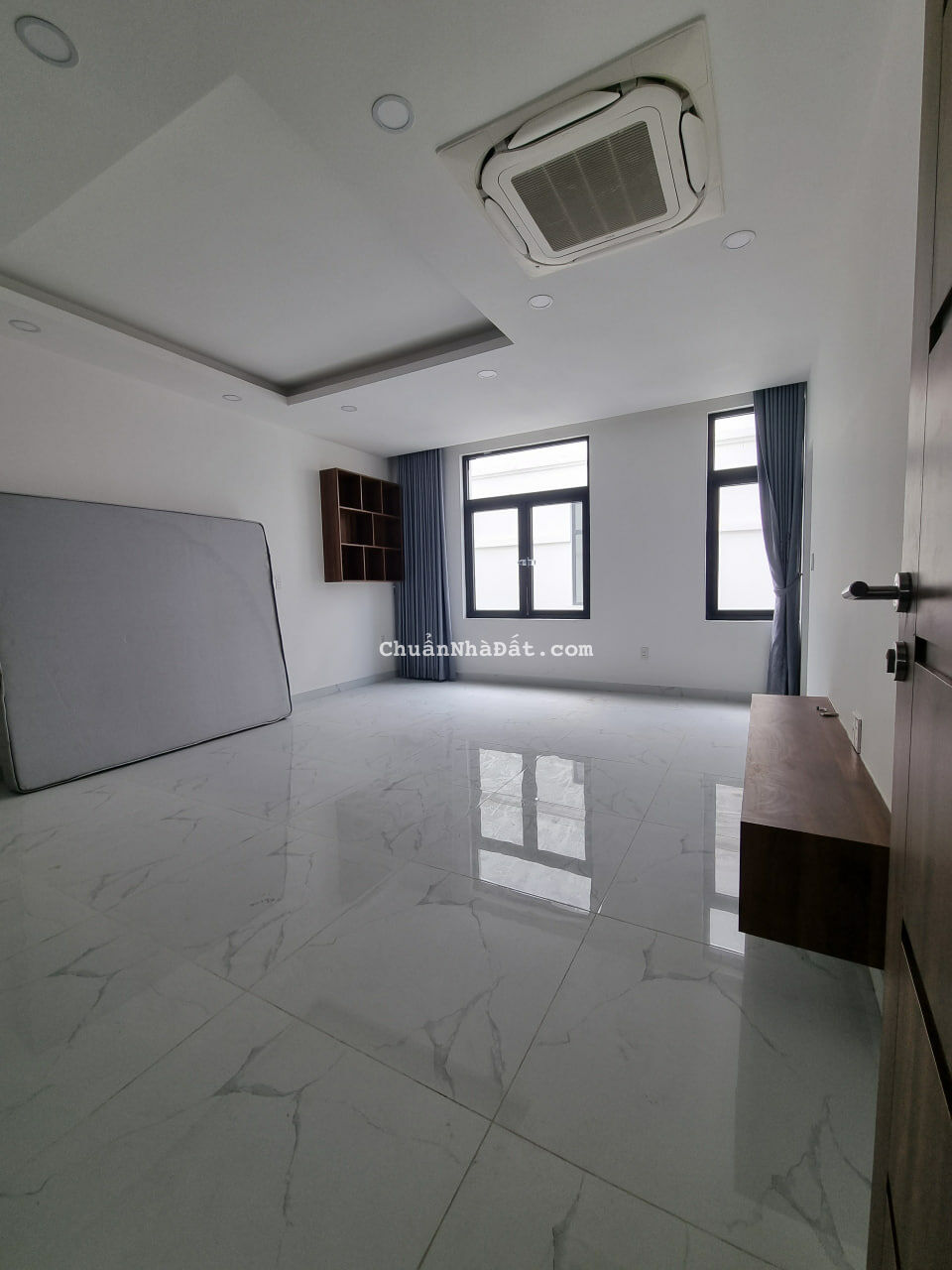 Nhà phố cho thuê có sẵn nội thất diện tích lớn vinhomes grand park-0903257578 Nhà phố cho thuê có sẵn nội thất diện tích lớn vinhomes grand park-0903257578