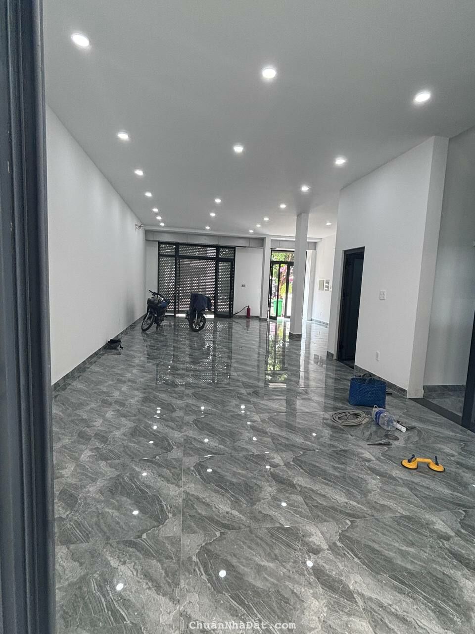 TẦNG VĂN PHÒNG GẦN CÔNG VIÊN DIỆN TÍCH LỚN-0903257578 TẦNG VĂN PHÒNG GẦN CÔNG VIÊN DIỆN TÍCH LỚN-0903257578