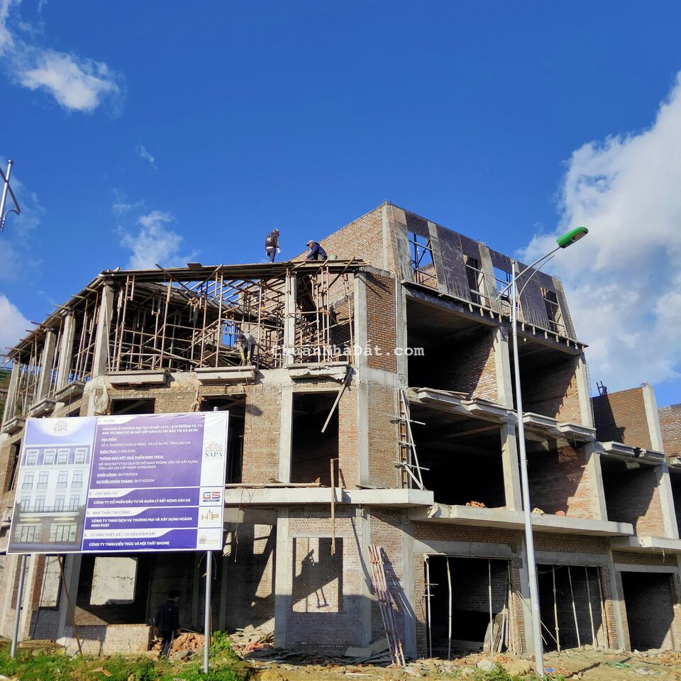 Bán khách sạn 4 tầng tại đường T8A, KĐT Tây Bắc, thị trấn Sapa - Doanh thu 60-70tr/tháng