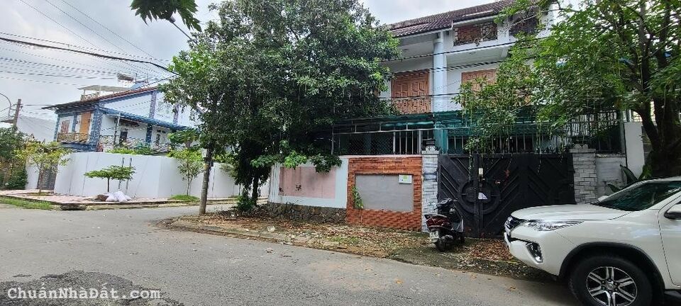 CẦN BẤN GẤP BIỆT THỰ 3 TẦNG, LÔ GÓC 2 MẶT TIỀN, SAU LƯNG GIGAMALL, 12X20, CHỈ 23 TỶ.