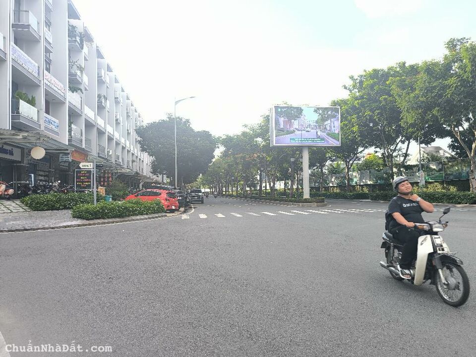 NHÀ 5 TẦNG, KDC ĐẴNG CẤP QUỐC GIA VẠN PHÚC CITY, NỘI THẤT XỊN XÒ, 9X23, CHỈ 35 TỶ. NHÀ 5 TẦNG, KDC ĐẴNG CẤP QUỐC GIA VẠN PHÚC CITY, NỘI THẤT XỊN XÒ, 9X23, CHỈ 35 TỶ.