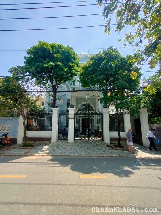 BÁN BIỆT THỰ KHU GIGAMAL, 252M2 CHỈ 28 TỶ; CÓ BT ĐỂ Ở LẠI CÓ DÒNG TIỀN 0,54 TỶ/NĂM. BÁN BIỆT THỰ KHU GIGAMAL, 252M2 CHỈ 28 TỶ; CÓ BT ĐỂ Ở LẠI CÓ DÒNG TIỀN 0,54 TỶ/NĂM.