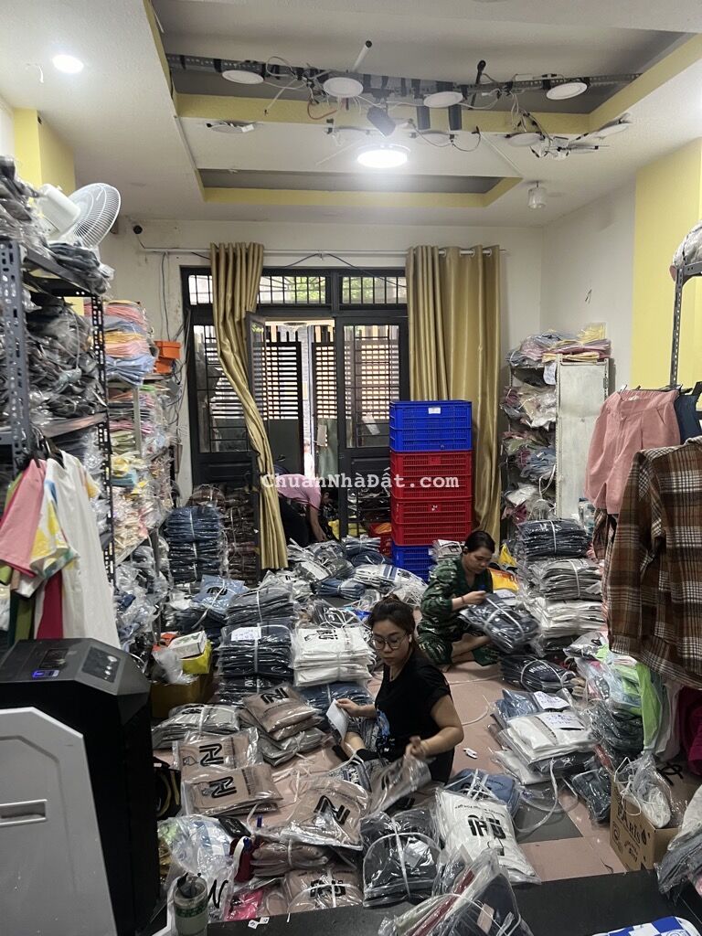 BÁN NHÀ 2 TẦNG, MĂT TIỀN ĐƯỜNG SỐ, GẦN ĐH NGÂN HÀNG, 4X20; CHỈ 6,x TỶ.