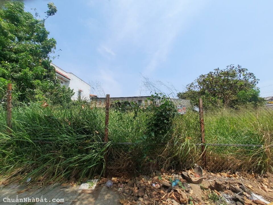 CẦN BÁN GẤP LÔ ĐẤT, HẺM XE TẢI VI VU, GẦN KDC HỒNG LONG, 11,5m x 20m, CHỈ 13 TỶ.