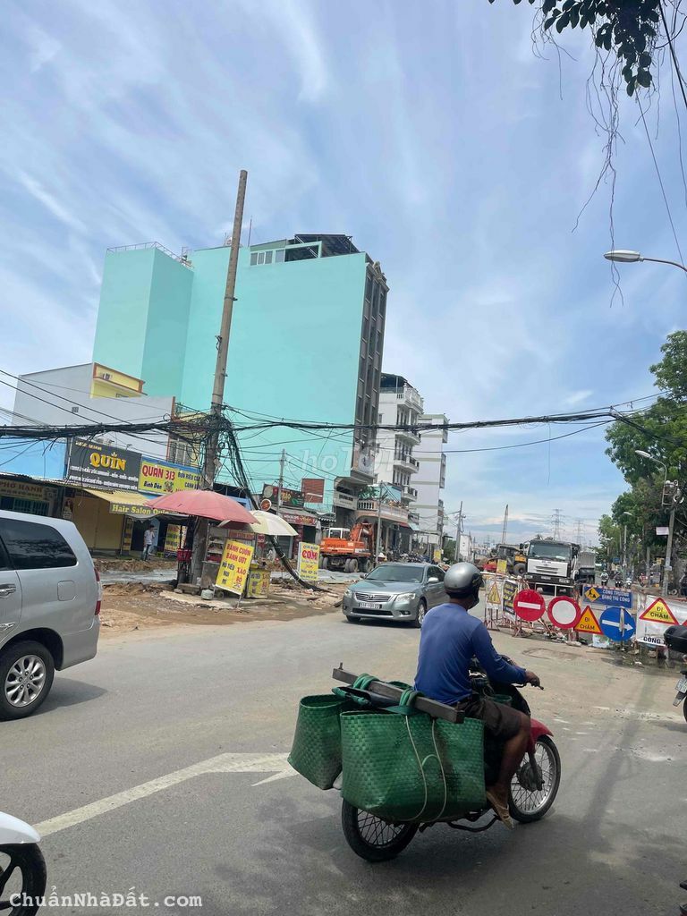 Cần bán căn nhà vị trí kinh doanh tốt MT đường Phạm Hữu Lầu Quận 7 DT 4,1x17m Giá 14,8 tỷ