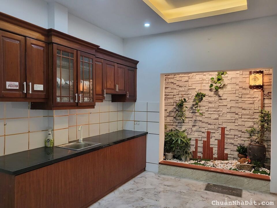 Nhà đẹp đường Phúc Diễn, Q. Nam Từ Liêm, Ô Tô đỗ, Thoáng trước sau, 48m2x2T, Giá 4.9 Tỷ.