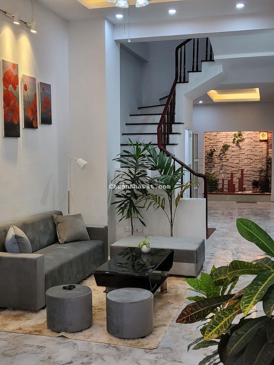 Nhà đẹp đường Phúc Diễn, Q. Nam Từ Liêm, Ô Tô đỗ, Thoáng trước sau, 48m2x2T, Giá 4.9 Tỷ.