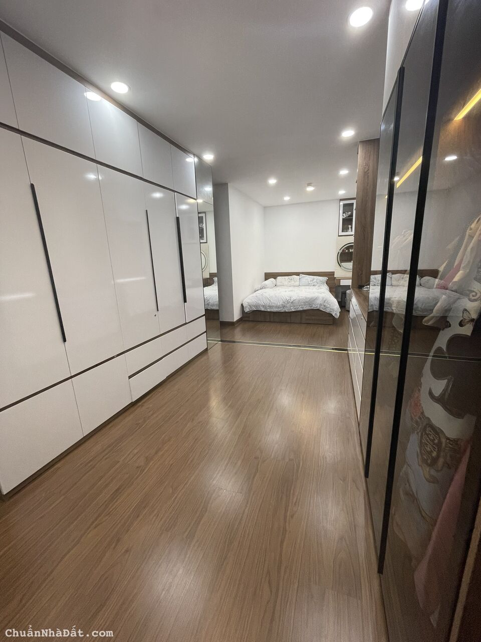 Cho thuê CH Bảy Hiền Tower 97m2, 3PN, 2WC, NTCB, căn góc, lầu cao. Giá thật : 12 tr Cho thuê CH Bảy Hiền Tower 97m2, 3PN, 2WC, NTCB, căn góc, lầu cao. Giá thật : 12 tr