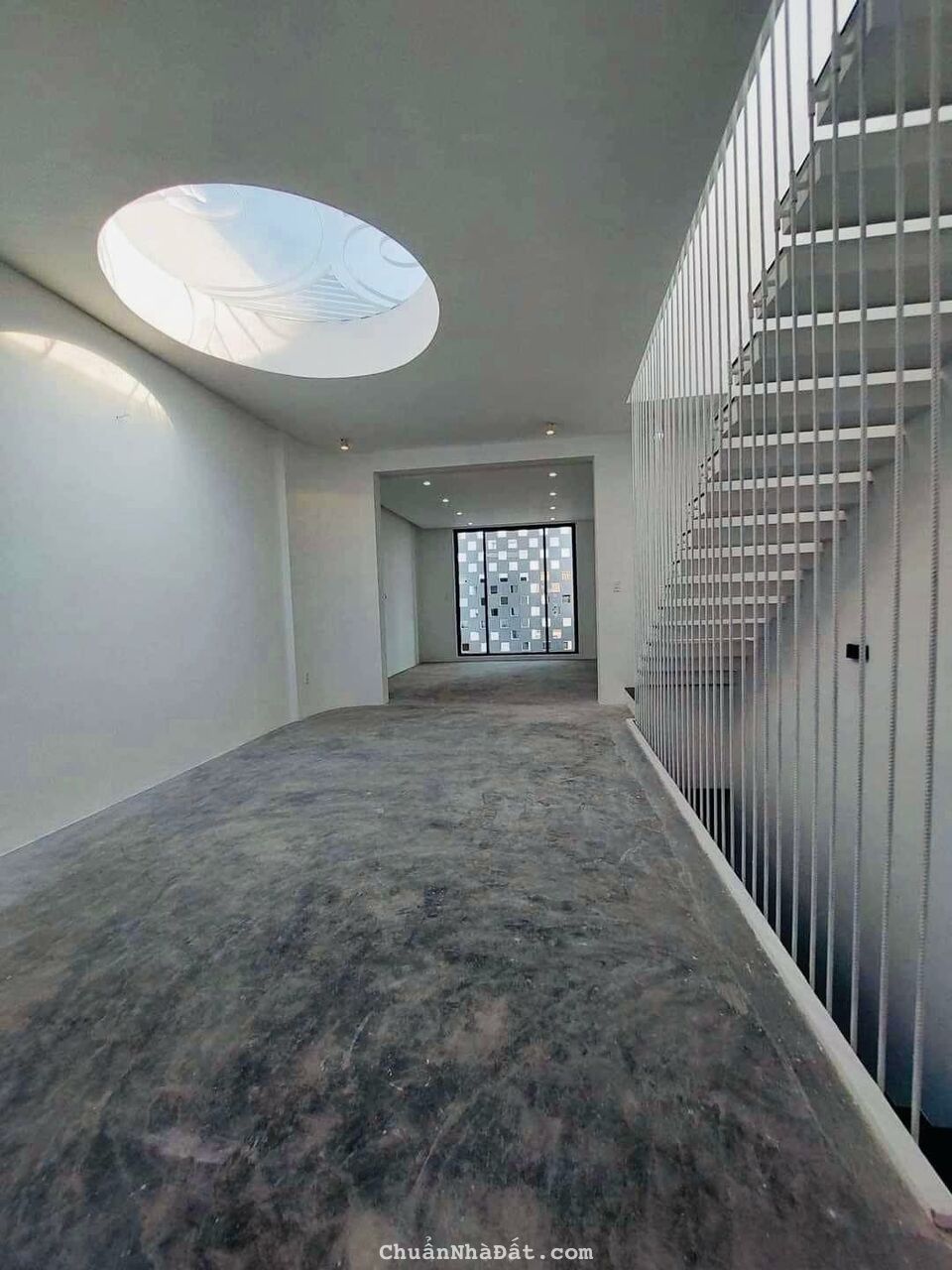 cho thuê nhà 3 tầng mặt tiền Hòa Cường Nam,Hải Châu