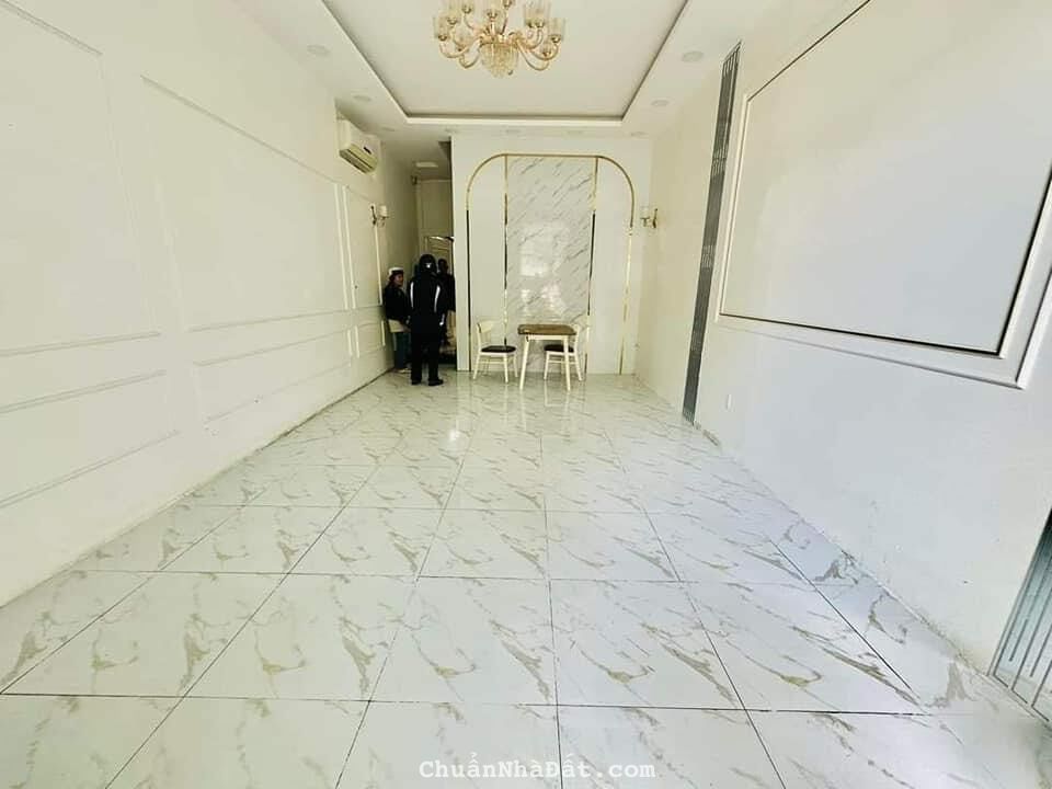 cho thuê nhầ 3 tầng mặt tiền Hoàng Diệu,240m2