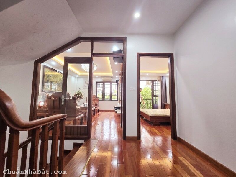 Bán nhà Liền kề Thạch Bàn, Phân lô, nội thất đẳng cấp, giá tốt so khu vực