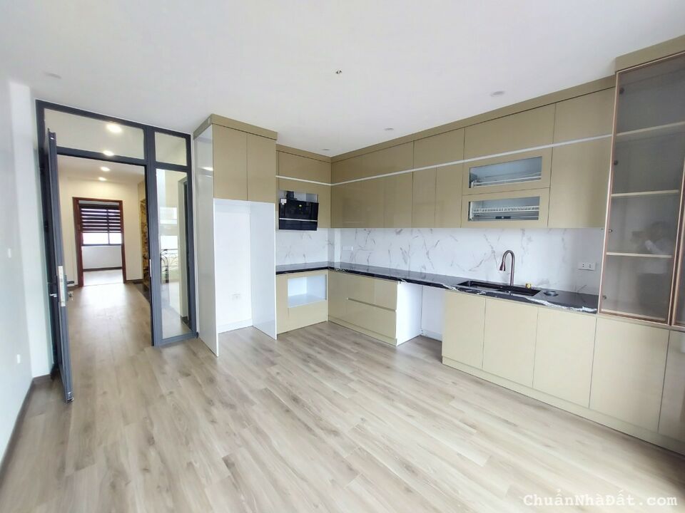 Nhà đẹp phố Cổ Linh, ngay cạnh Aeon Mall Long Biên, 60m2, 6T thang máy, Gara, nhỉnh 10 tỷ Nhà đẹp phố Cổ Linh, ngay cạnh Aeon Mall Long Biên, 60m2, 6T thang máy, Gara, nhỉnh 10 tỷ