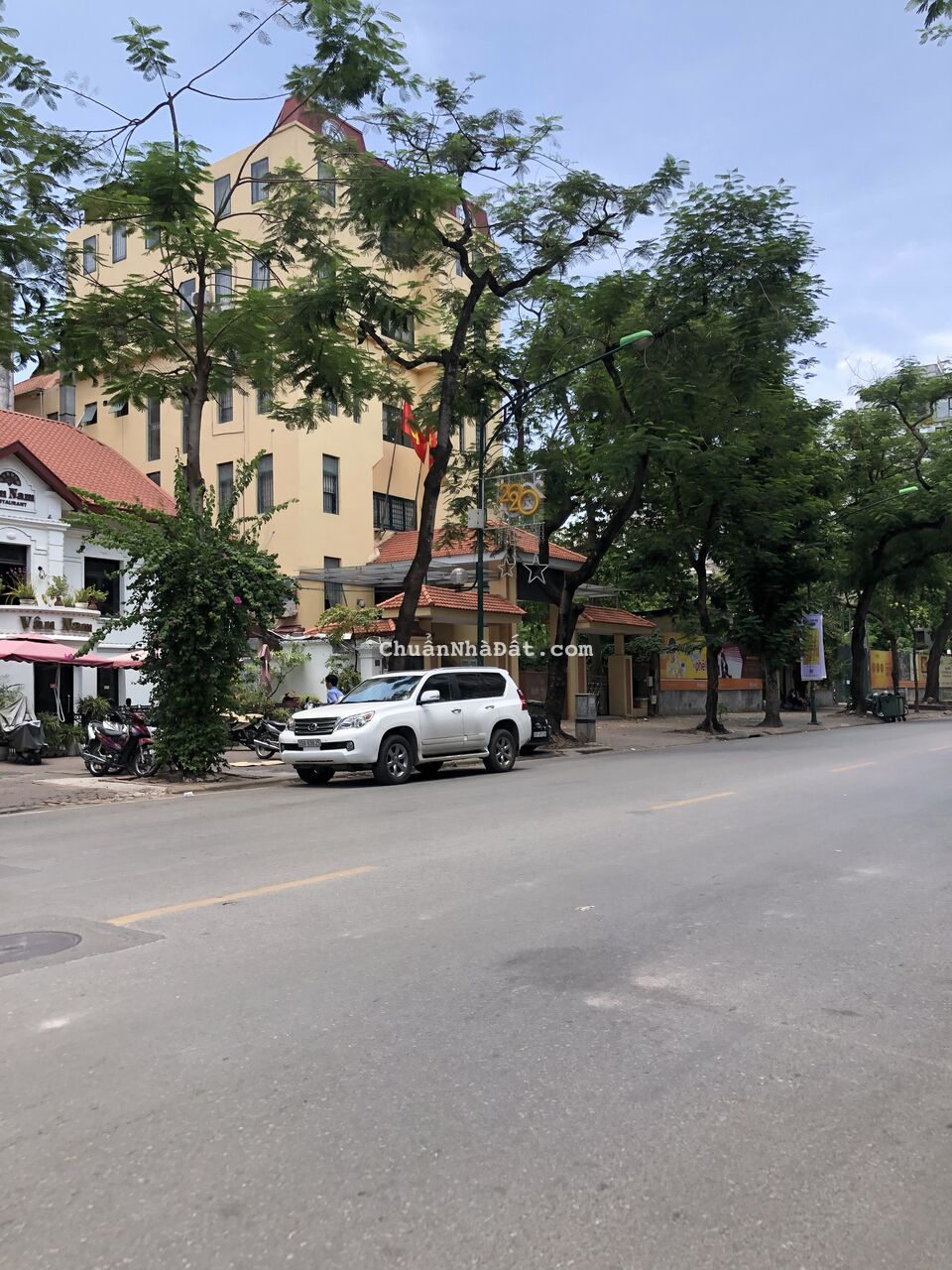 + Bán nhà Hào Nam, Đống Đa, Hà Nội. Ba bước lên Ga tàu điện Cát Linh. Nhà gần trường Tiểu học Cát L