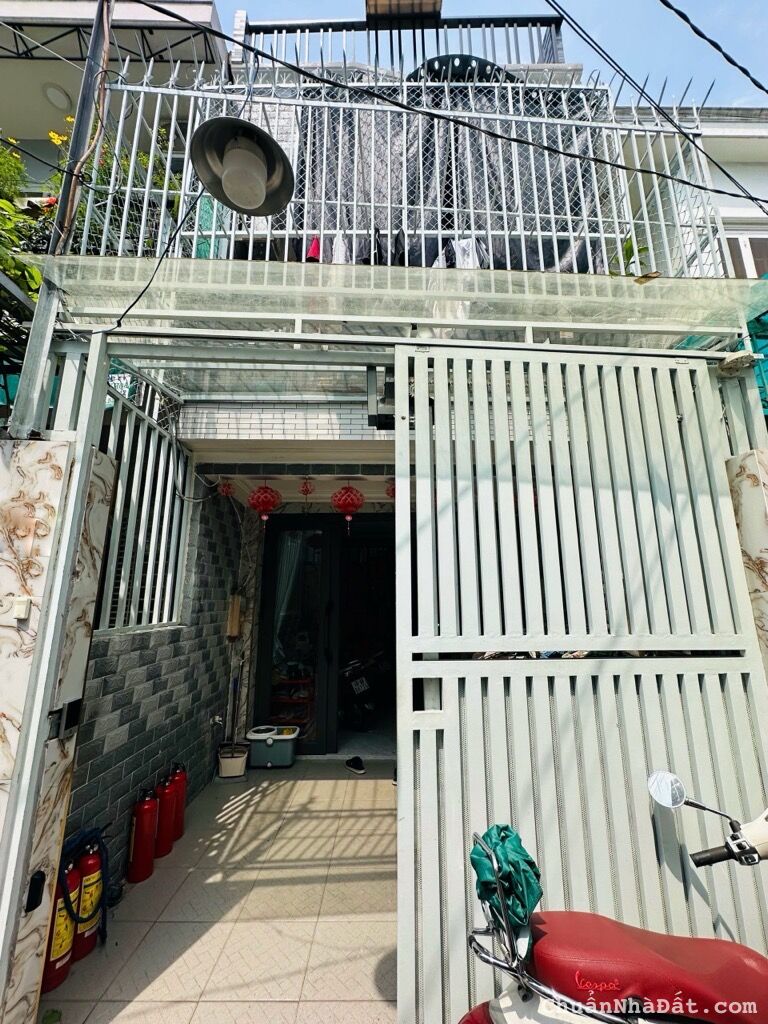 HẺM XE HƠI SÁT NHÀ, ĐINH TIÊN HOÀNG, BÌNH THẠNH, 55M2 MỚI Ở NGAY, GIẢM 550TR CHỈ CÒN 6.8T TL 