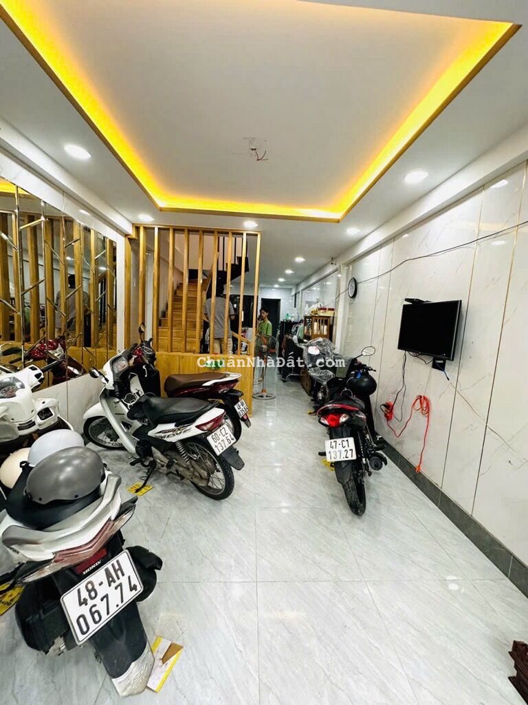 HẺM XE HƠI SÁT NHÀ, ĐINH TIÊN HOÀNG, BÌNH THẠNH, 55M2 MỚI Ở NGAY, GIẢM 550TR CHỈ CÒN 6.8T TL 