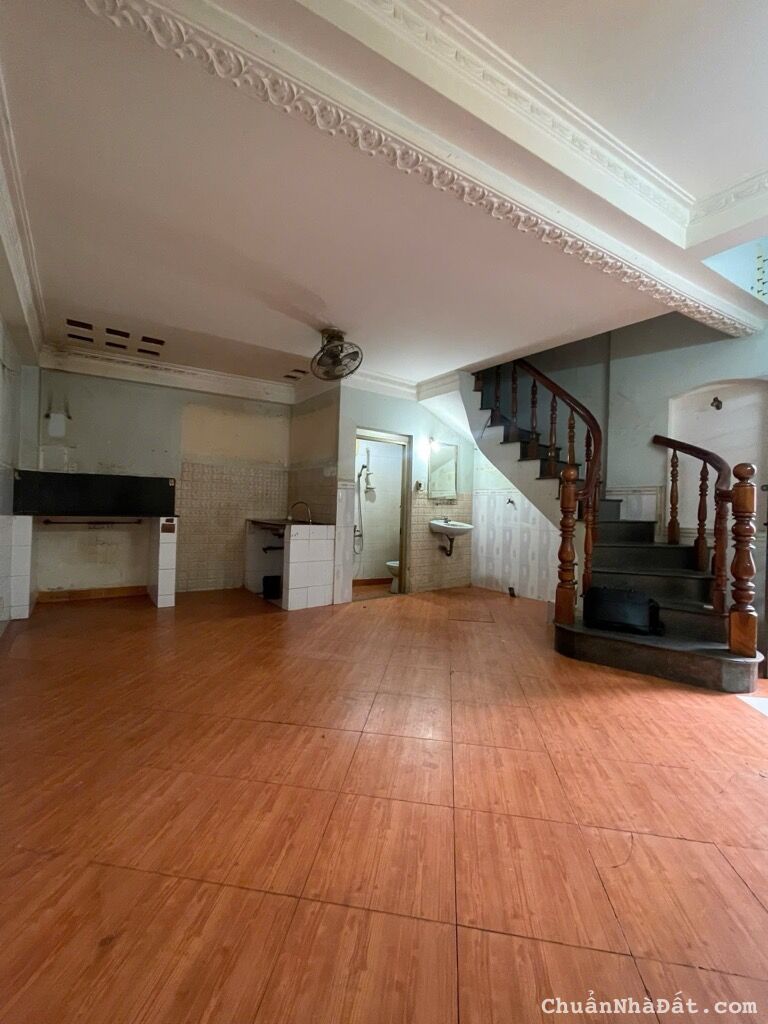 HẺM XE HƠI SÁT NHÀ, TRẦN HỮU TRANG, PHÚ NHUẬN, 33M2MỚI Ở NGAY. GIẢM 200TR CHỈ 4T TL 